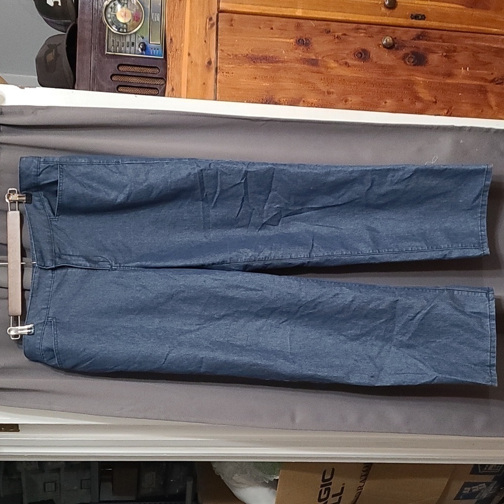 Avenue Jeans Womens Lightweight Jeans Wider Leg Pockets Size 16 GUC